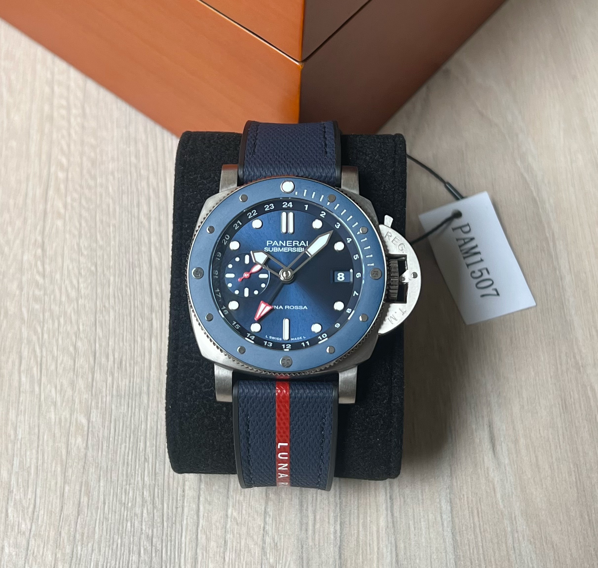 Submersible Luna Rossa