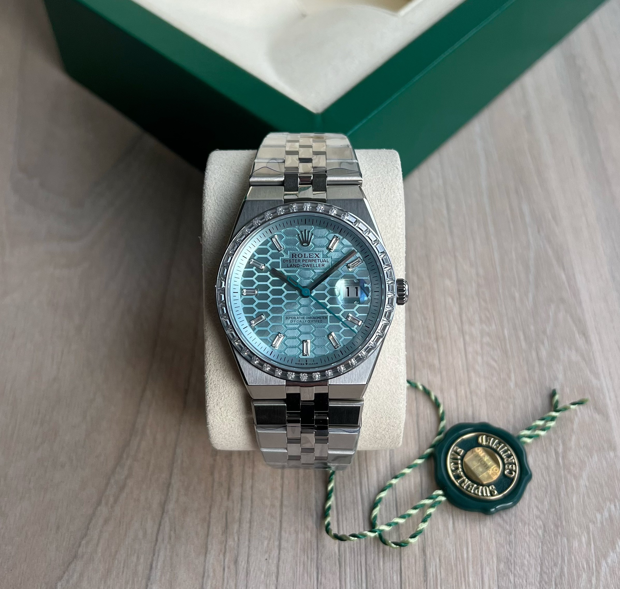 Oyster Perpetual Land-Dweller