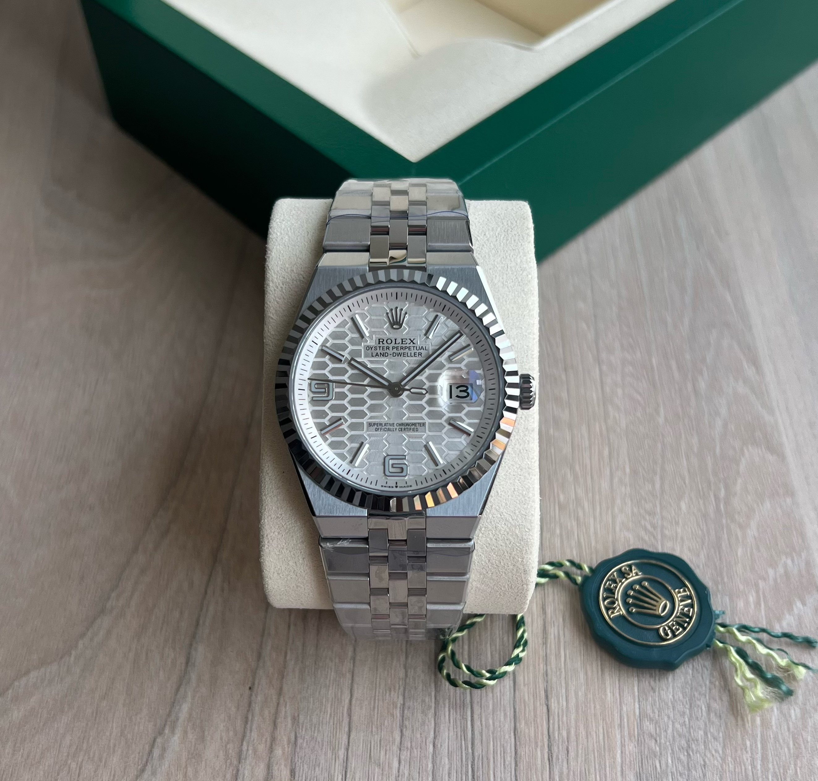 Oyster Perpetual Land-Dweller