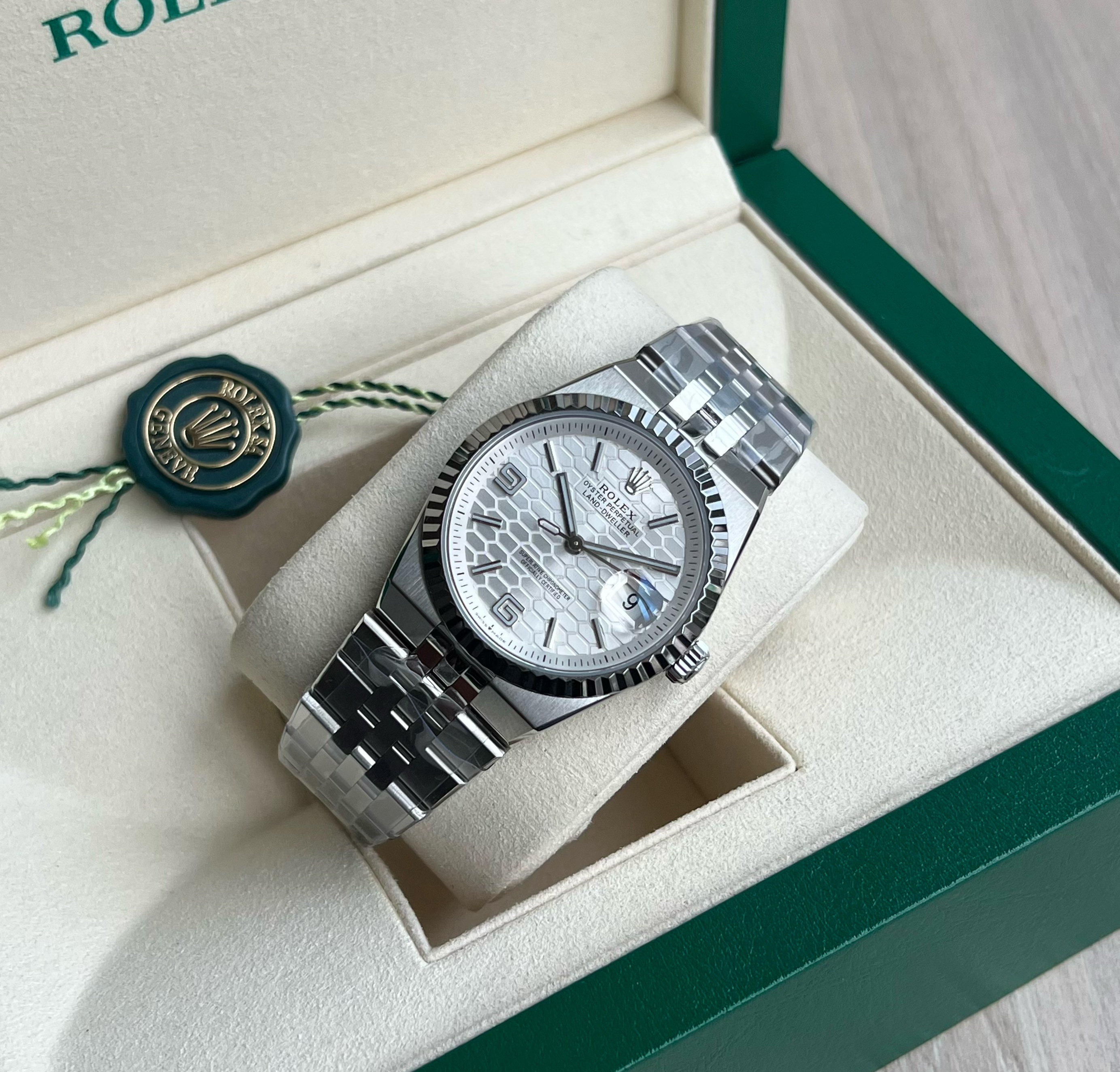 Oyster Perpetual Land-Dweller